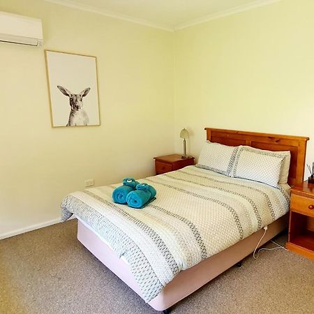 The Convent Boutique Accommodation&Cafe Hay Extérieur photo