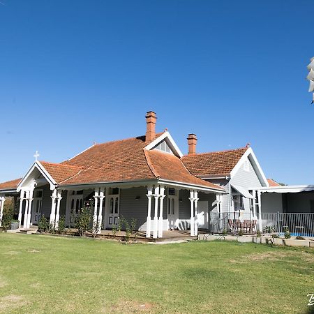 The Convent Boutique Accommodation&Cafe Hay Extérieur photo